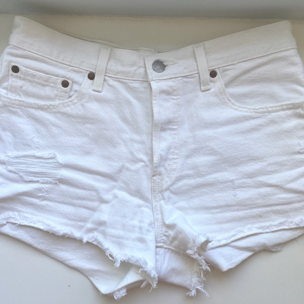 White High Rise Levi Shorts